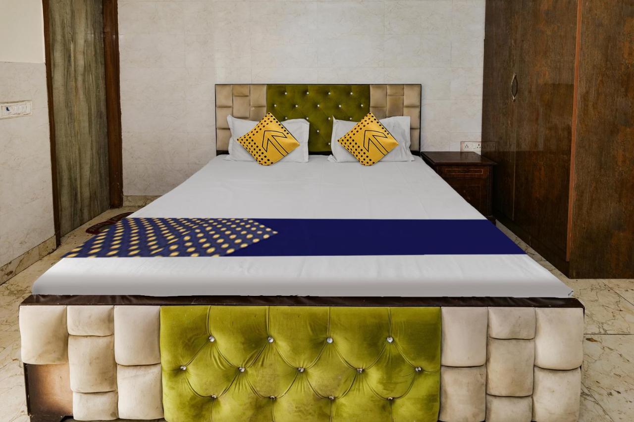 Oyo Flagship 81486 Hotel Mahalaxmi Guesthouse Нью-Делі Екстер'єр фото