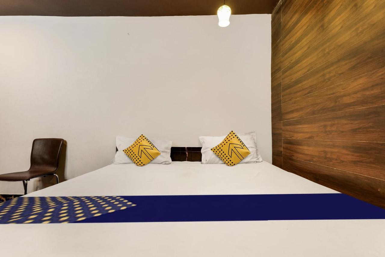 Oyo Flagship 81486 Hotel Mahalaxmi Guesthouse Нью-Делі Екстер'єр фото
