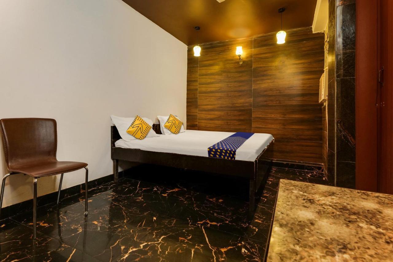 Oyo Flagship 81486 Hotel Mahalaxmi Guesthouse Нью-Делі Екстер'єр фото